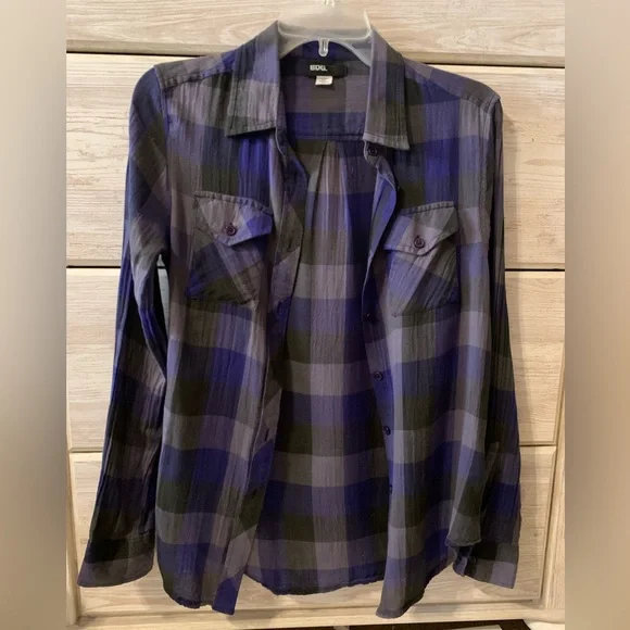 BDG (Urban Outfitters) Button Down with Textured Sleeves - Picture 1 of 5